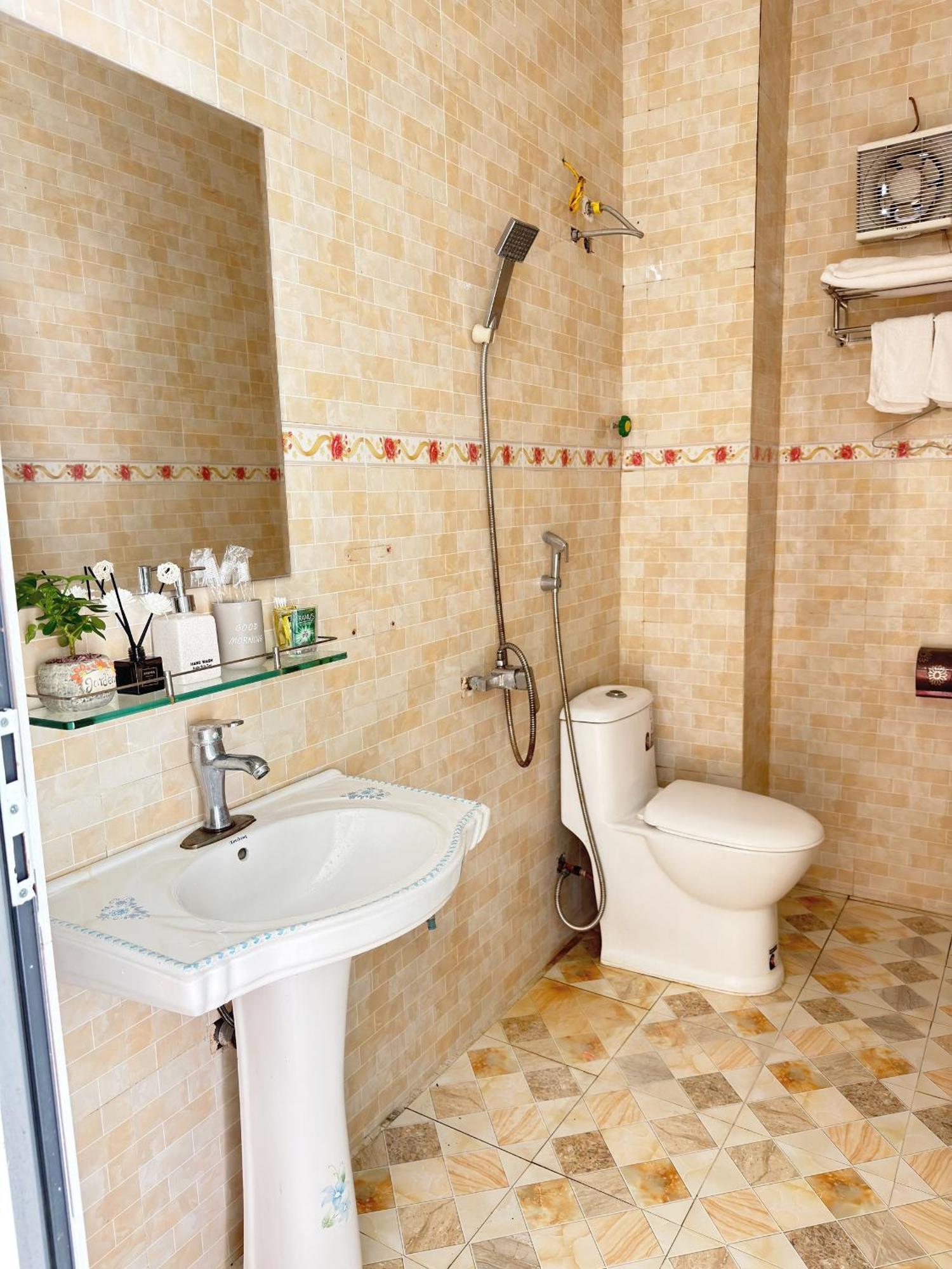 Quy Anh Hotel Bao Lac Town Εξωτερικό φωτογραφία